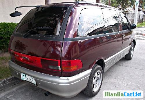 Toyota Estima 1992 - image 2