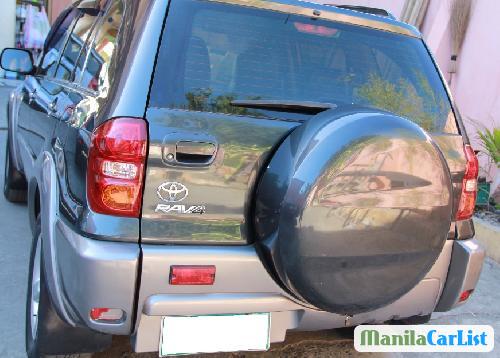 Toyota RAV4 2005 - image 2
