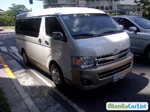 Toyota Hiace 2012