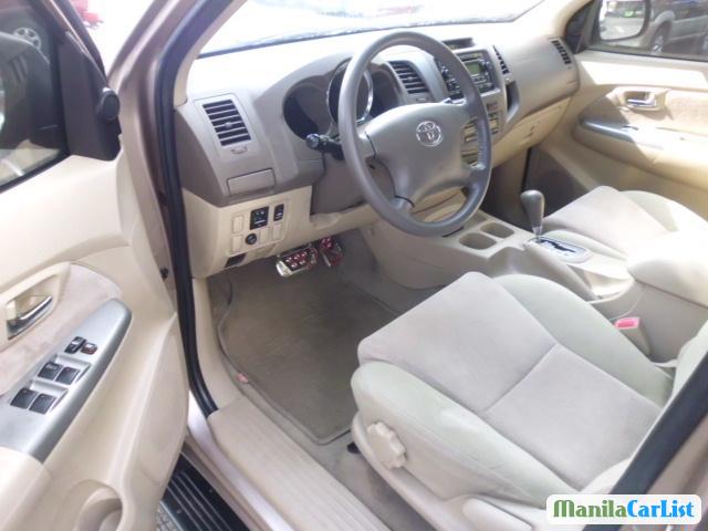 Toyota Fortuner Automatic 2006 - image 2