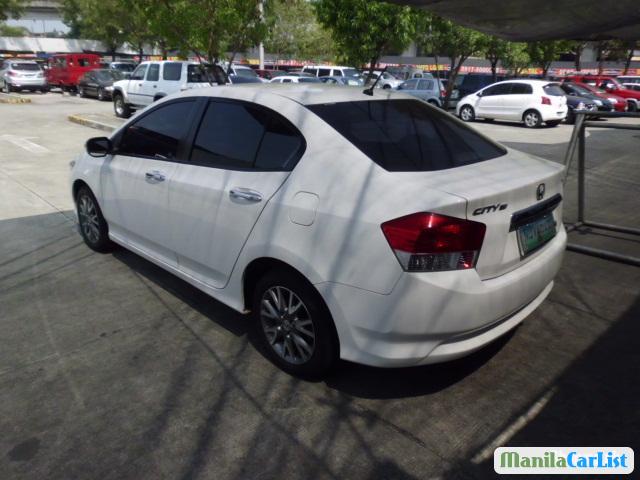 Honda City Automatic 2010 - image 2