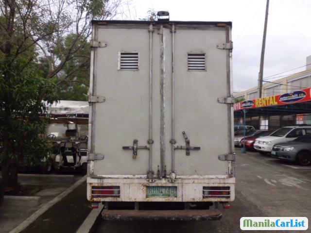 Isuzu Elf Manual 1996 - image 2