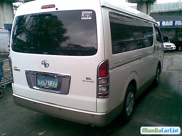 Toyota Hiace Manual 2010