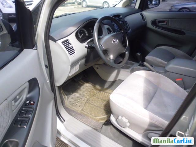 Toyota Innova Automatic 2009 - image 3