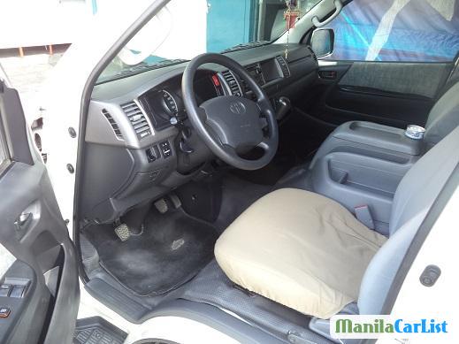 Toyota Hiace Manual 2005 - image 3