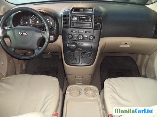 Kia Carnival Automatic 2009 - image 3