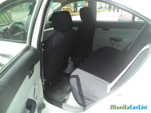 Hyundai Accent Manual 2010 - image 3