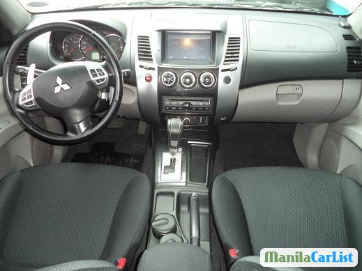 Mitsubishi Montero Sport Automatic 2014 - image 3