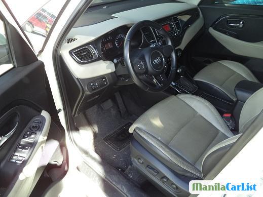 Kia Carens Automatic 2015 in Metro Manila