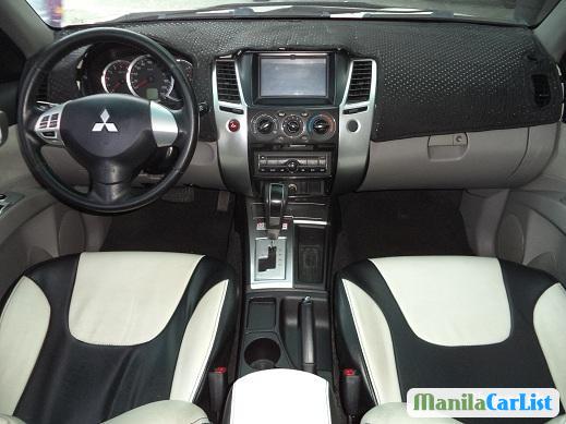 Mitsubishi Montero Sport Automatic 2011 - image 3