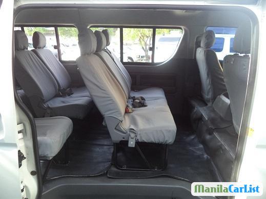 Toyota Hiace Manual 2005 - image 4