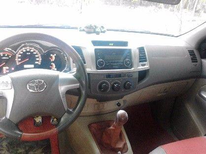 Toyota Hilux Manual 2012 in Philippines