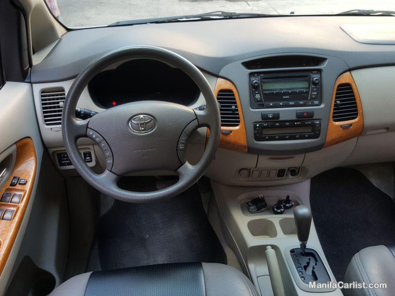 Toyota Innova Automatic 2010 - image 5