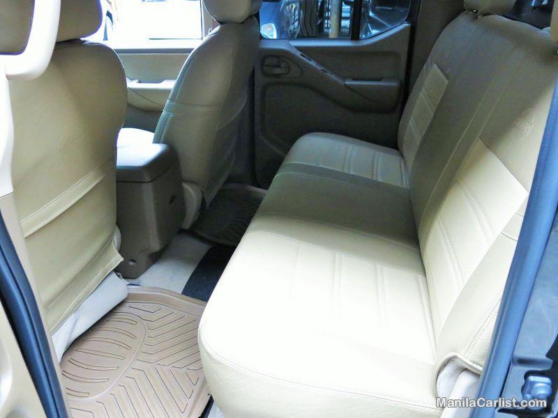 Nissan Navara Manual 2011 - image 9