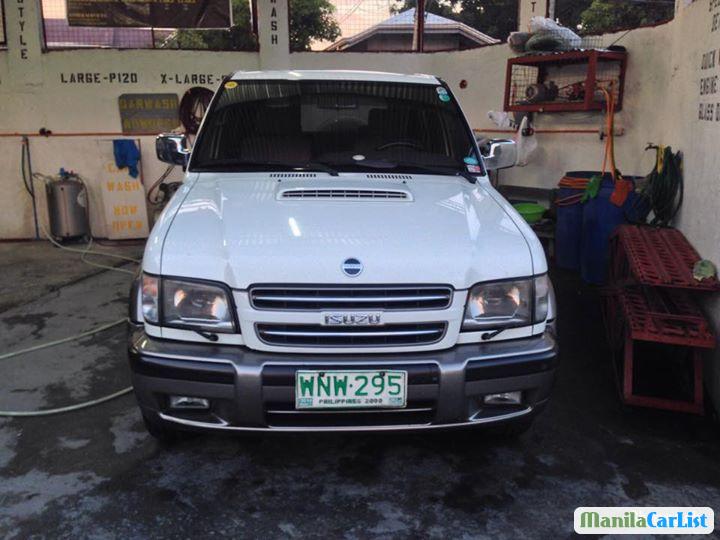 Pictures of Isuzu Trooper Automatic 2000