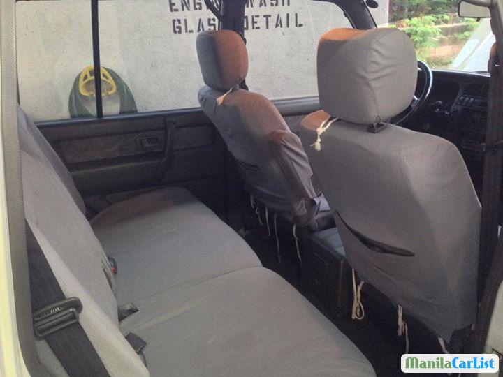 Isuzu Trooper Automatic 2000 - image 9