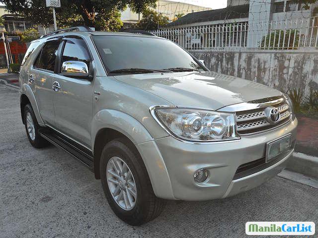 Picture of Toyota Fortuner 2010