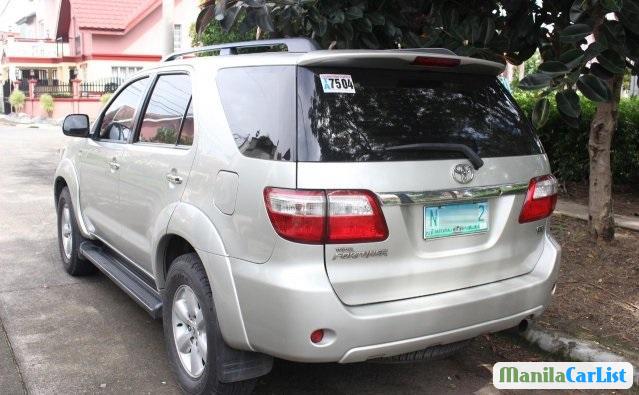 Toyota Fortuner 2010