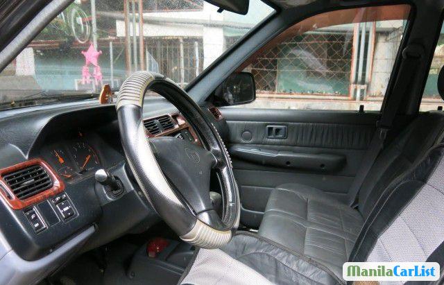 Toyota Revo 1999 - image 3