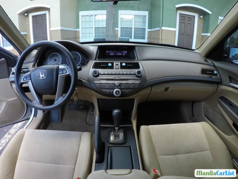 Honda Accord Automatic 2010 - image 3