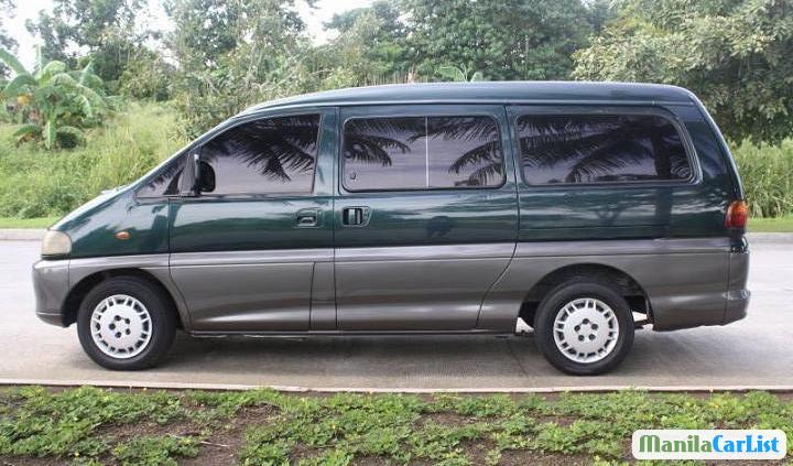 Pictures of Mitsubishi Space Wagon Automatic 2004