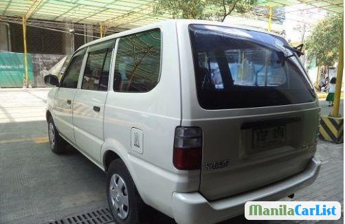 Toyota Revo - image 5