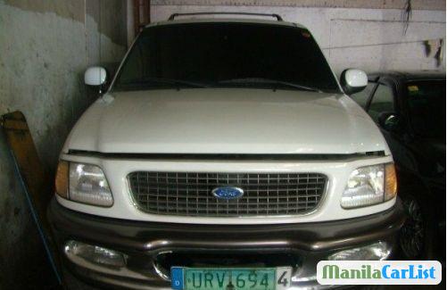 Ford Expedition - image 2
