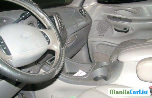 Ford Expedition - image 3
