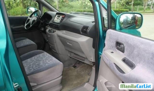 Nissan Serena Automatic 2010