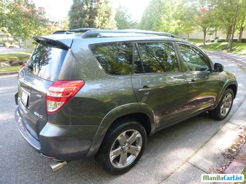 Toyota RAV4 Automatic 2010 - image 2