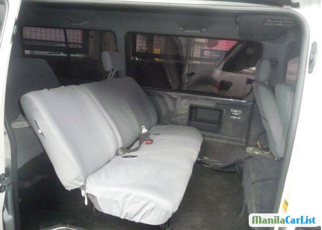 Toyota Hiace 2002 - image 4