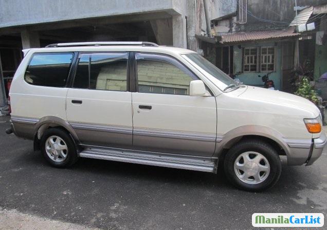 Toyota Revo 2000 - image 2