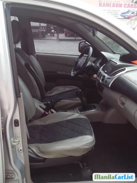 Mitsubishi Strada Manual 2012