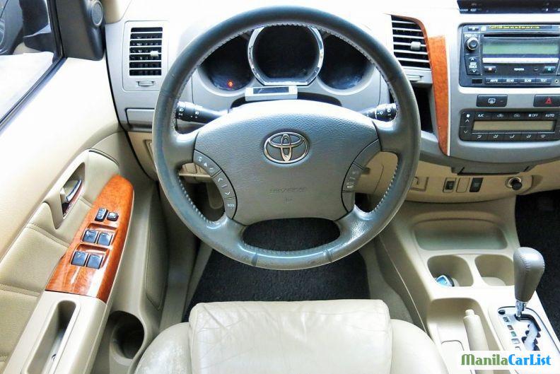 Toyota Fortuner 2010 - image 4