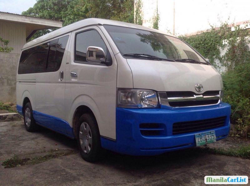 Pictures of Toyota Hiace Automatic 2005