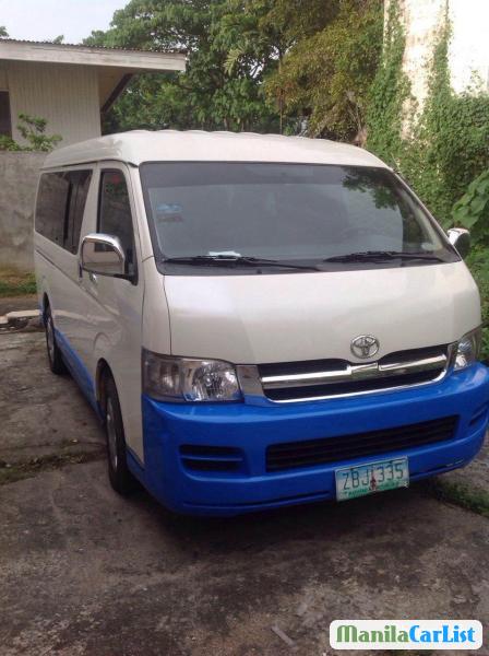 Toyota Hiace Automatic 2005 - image 2