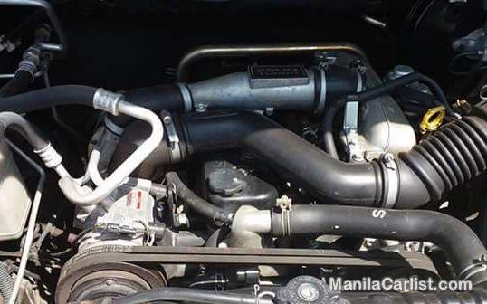 Isuzu Automatic 2010 - image 4