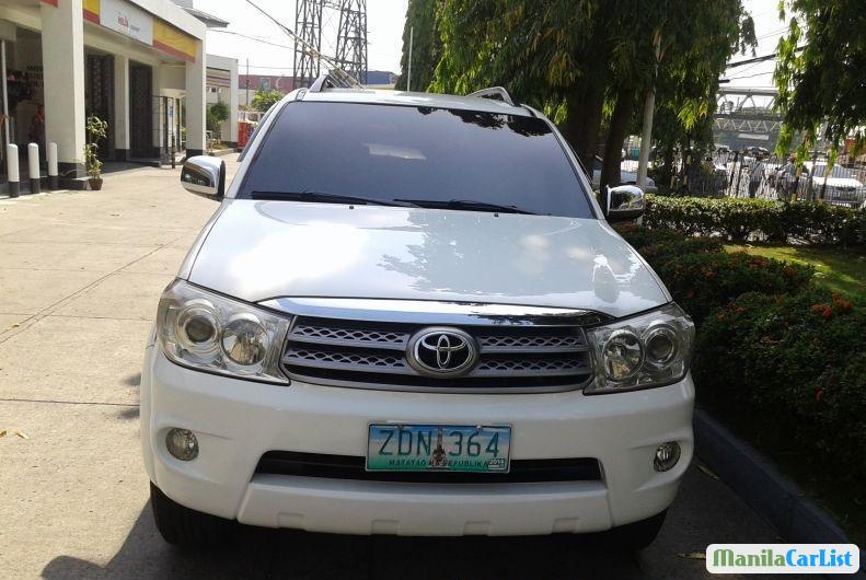 Pictures of Toyota Fortuner 2006