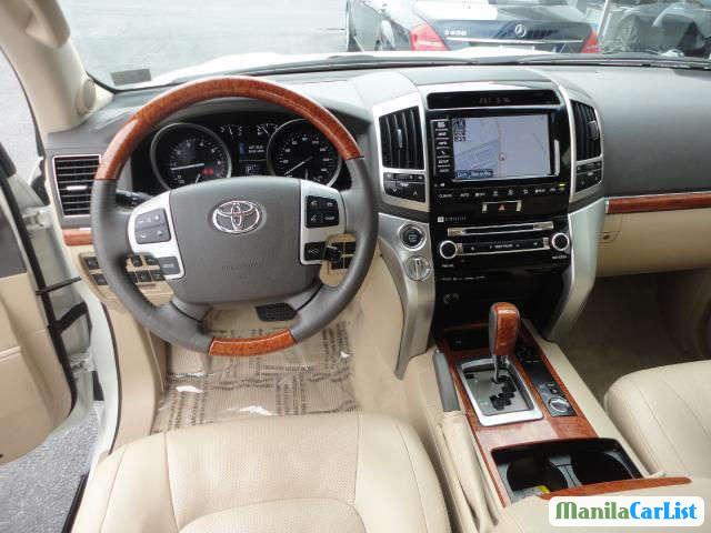 Toyota Land Cruiser Automatic 2013 in Cavite