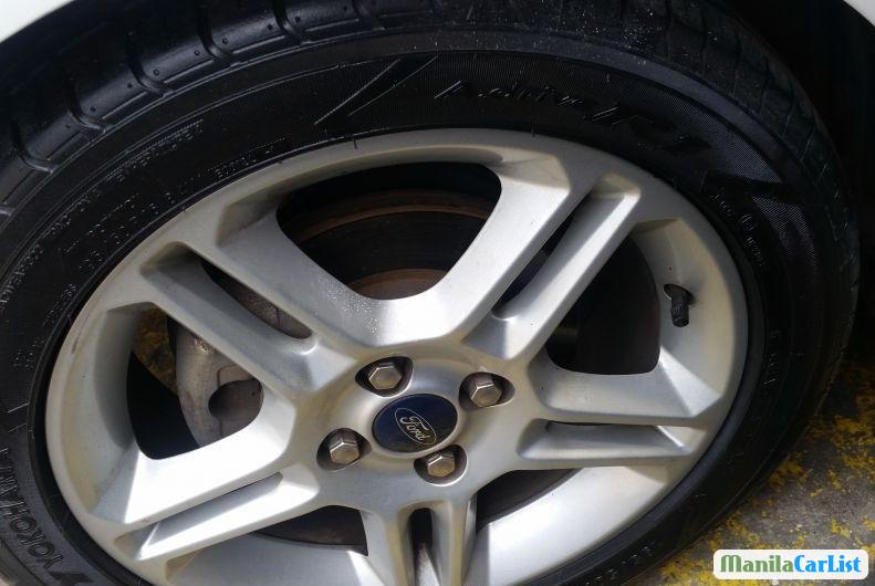 Ford Fiesta Automatic 2011 - image 3