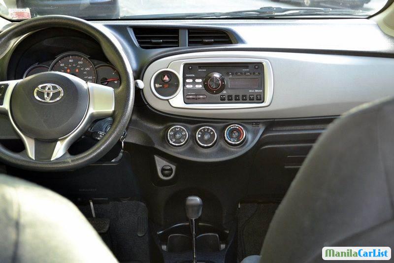 Toyota Yaris Automatic 2012 - image 5