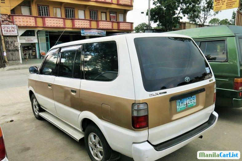 Toyota Revo 2000