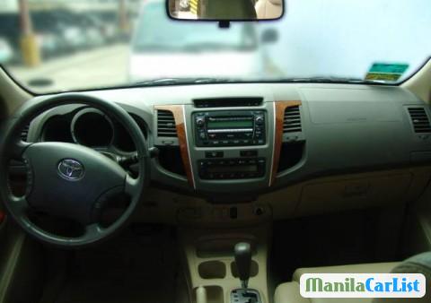 Toyota Fortuner 2011 - image 2
