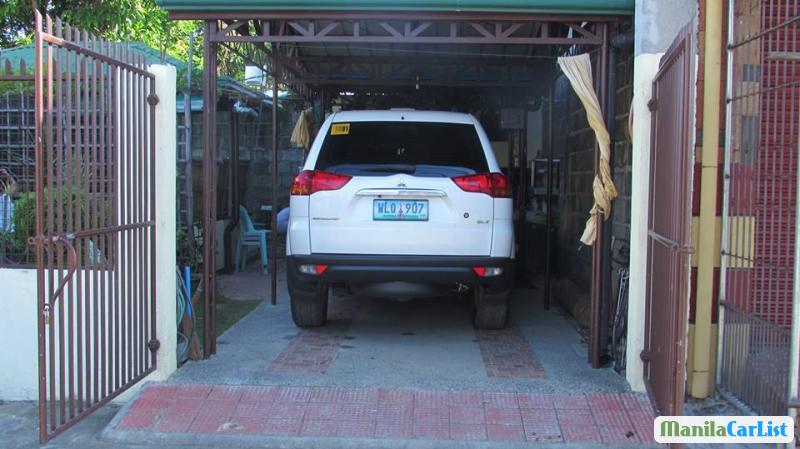 Mitsubishi Montero Sport Manual 2013 in Bulacan