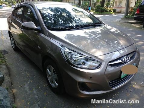 Pictures of Hyundai Accent Automatic 2011
