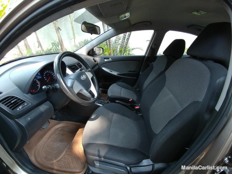 Hyundai Accent Automatic 2011 - image 6