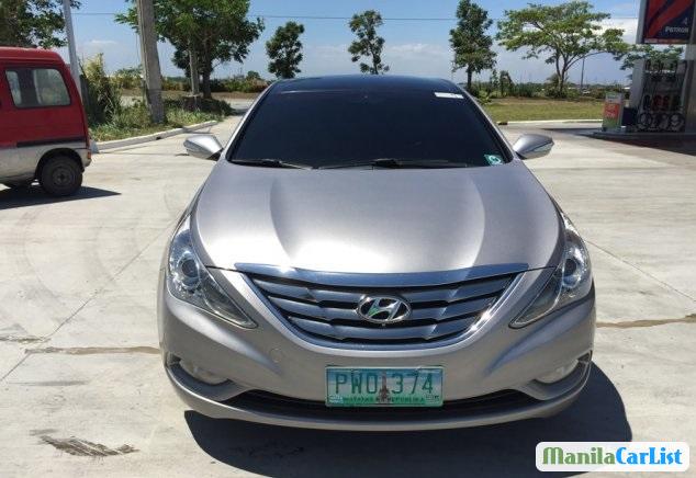 Pictures of Hyundai Sonata 2010