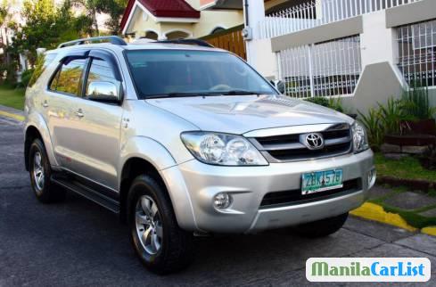 Pictures of Toyota Fortuner 2005