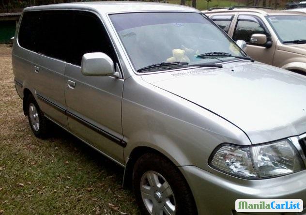 Toyota Revo 2003 - image 2