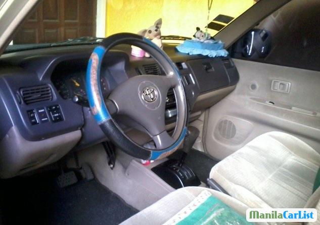 Toyota Revo 2003 - image 3